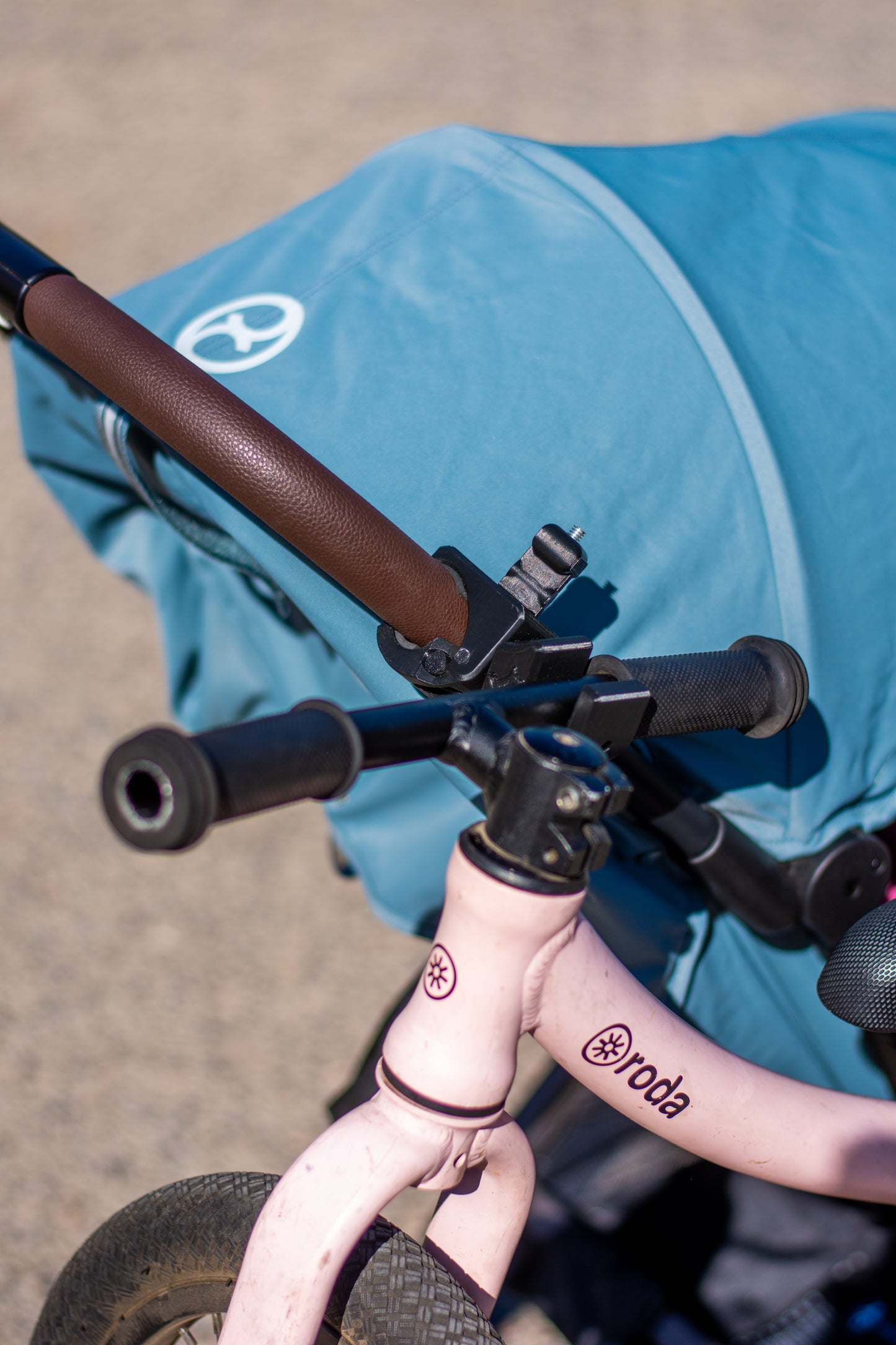 Úpale Ride – Accessory for carrying a balance bike and children's skateboard in the car