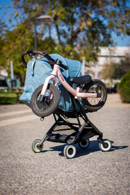 Úpale Ride – Accesorio para llevar bicicleta de equilibrio y patineta infantil en el coche